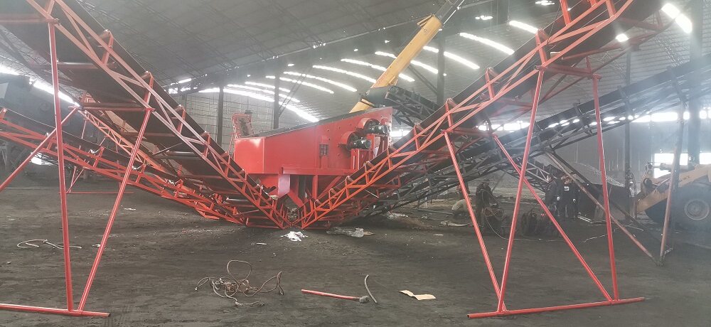 200分煤機現(xiàn)場作業(yè)